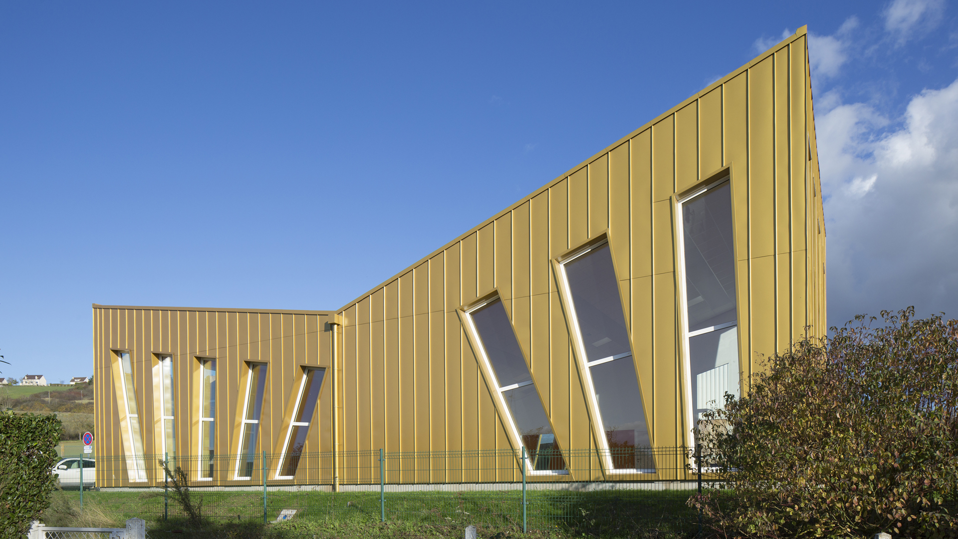 Standing seam for facade-image